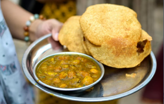 Cultural Dining Experience with a Local Family in Jaipur